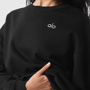 ALO Yoga Accolade Crew Neck Sweatshirt